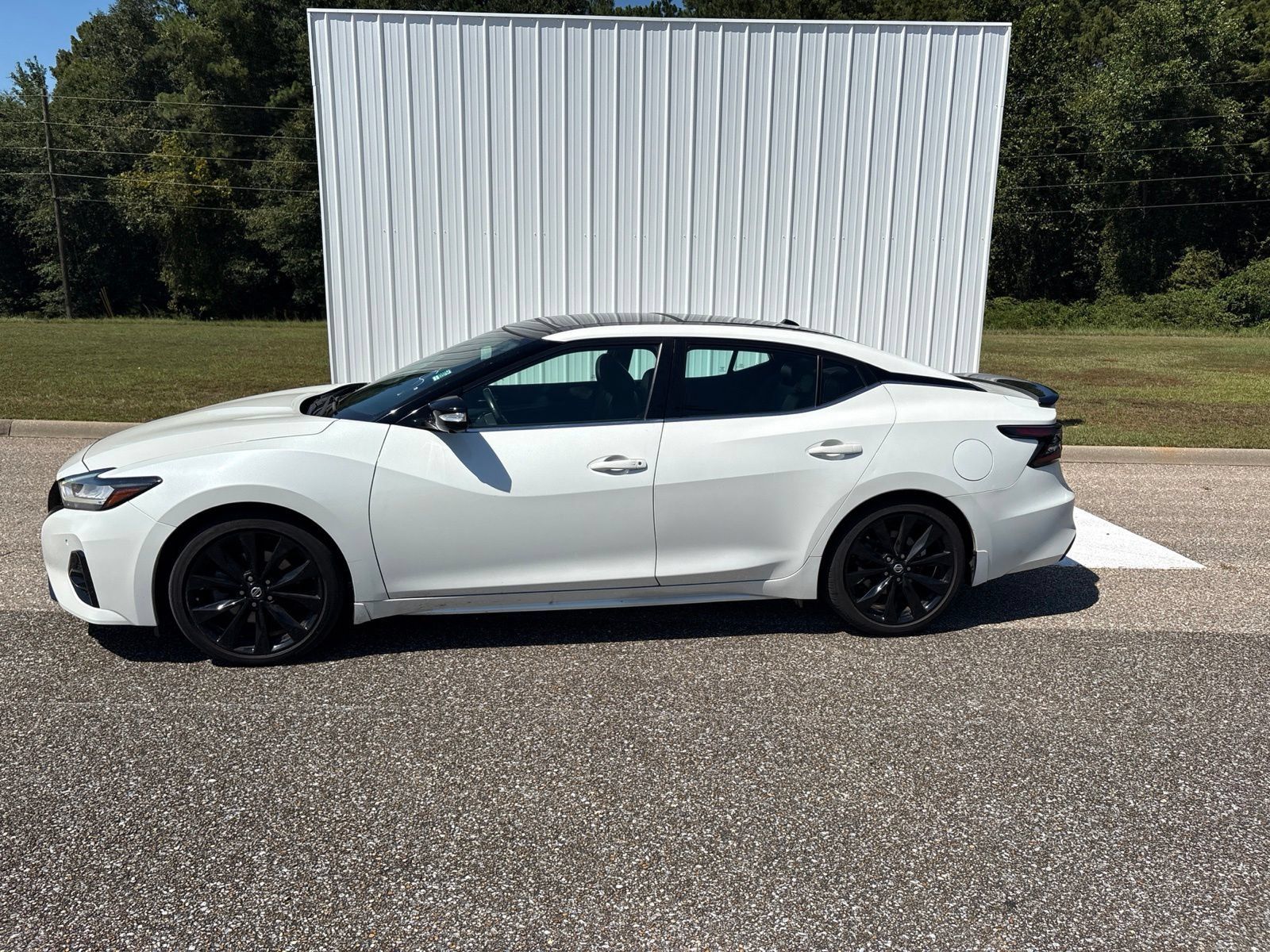 Used 2021 Nissan Maxima SR w/ Sport Mat Group FWD image 1