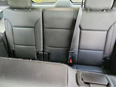 Used 2024 Chevrolet Tahoe LT RWD image 8