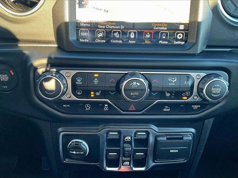 Certified 2022 Jeep Gladiator Overland w/ Popular Equipment Package image 17