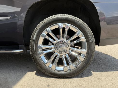 Used 2018 Cadillac Escalade Luxury w/ LPO, Radiant Package AWD/4WD image 46