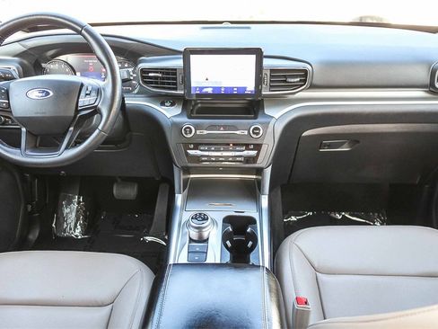 Used 2020 Ford Explorer XLT w/ Equipment Group 202A image 16