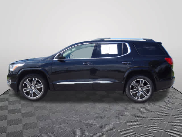 Used 2019 GMC Acadia Denali w/ Technology Package AWD/4WD image 2