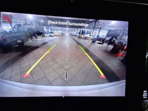 Used 2024 Jeep Wagoneer L Series II w/ Flexible Seating Group image 28