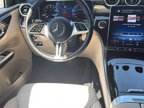 Used 2025 Mercedes-Benz GLC 300 image 31