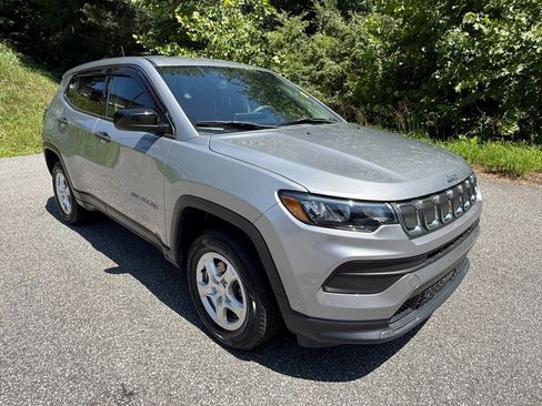 Used 2022 Jeep Compass Sport AWD/4WD image 4