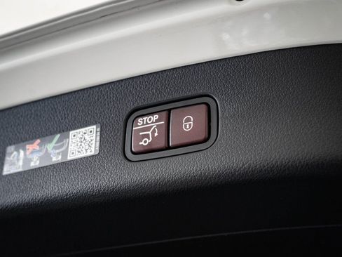 Used 2025 Mercedes-Benz GLC 300 4MATIC image 20