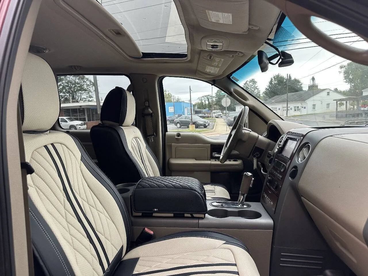 Used 2006 Lincoln Mark LT 4x4 image 17