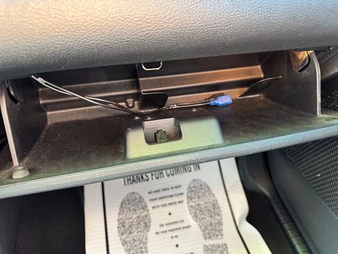 Used 2013 Dodge Journey SE image 31