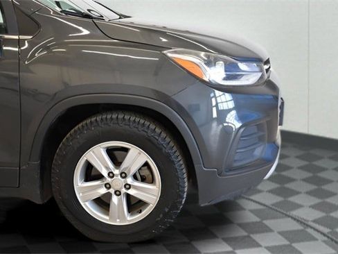 Used 2017 Chevrolet Trax LT w/ LT Convenience Package image 13