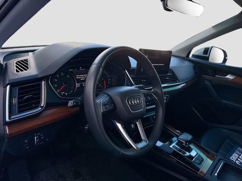 Used 2021 Audi Q5 2.0T Premium w/ Convenience Package image 11