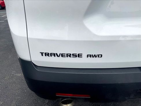 Used 2023 Chevrolet Traverse RS AWD/4WD image 24