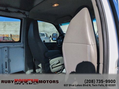 Used 2016 Chevrolet Express 2500 image 23