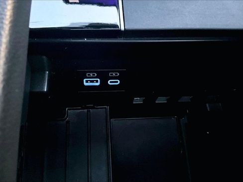 Used 2023 Toyota Tundra Limited image 32