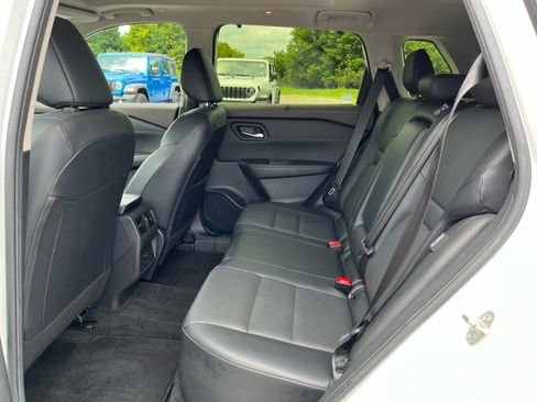 Used 2023 Nissan Rogue SV w/ SV Premium B Package AWD/4WD image 22