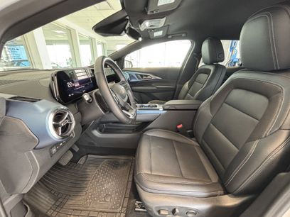 Used 2025 Chevrolet Equinox EV LT w/ Convenience Package