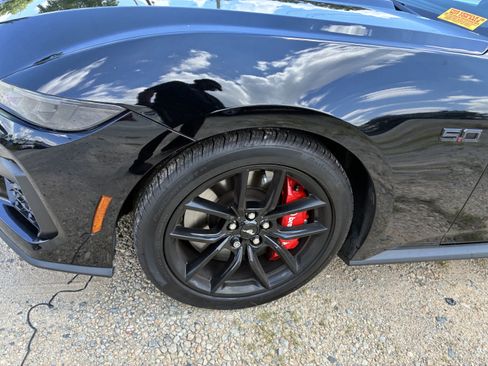 Used 2025 Ford Mustang GT Premium RWD image 5