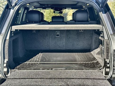 New 2026 Land Rover Range Rover SE image 18