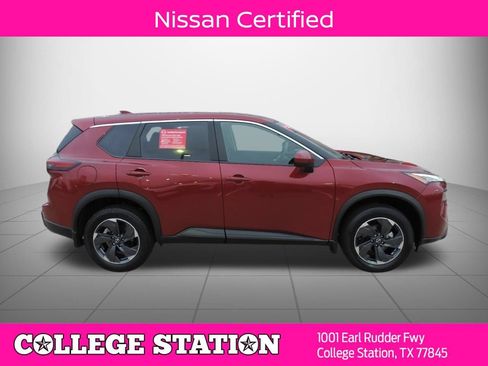 Certified 2025 Nissan Rogue SV FWD image 2