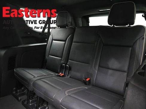 Used 2023 Chevrolet Suburban Premier RWD image 28