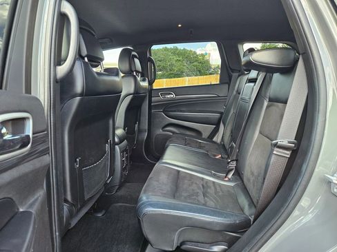 Used 2021 Jeep Grand Cherokee Laredo X RWD image 12