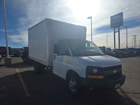 Used 2009 Chevrolet Express 3500 image 2