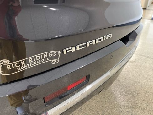 Used 2022 GMC Acadia Denali w/ Denali Ultimate Package image 10