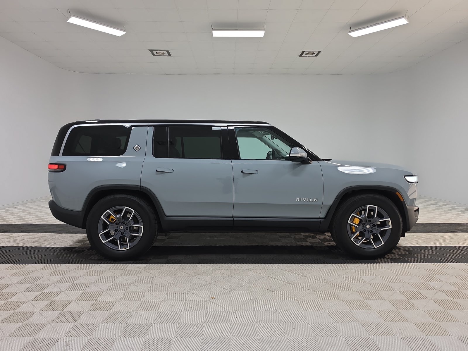 Used 2023 Rivian R1S Adventure Quad AWD/4WD image 6