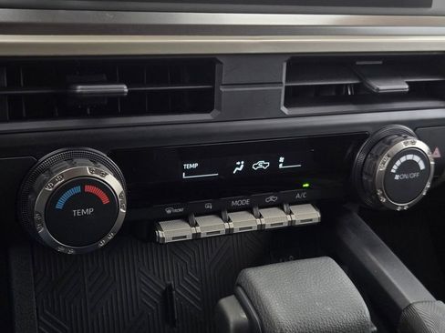 Used 2025 Toyota Tacoma SR5 AWD/4WD image 20