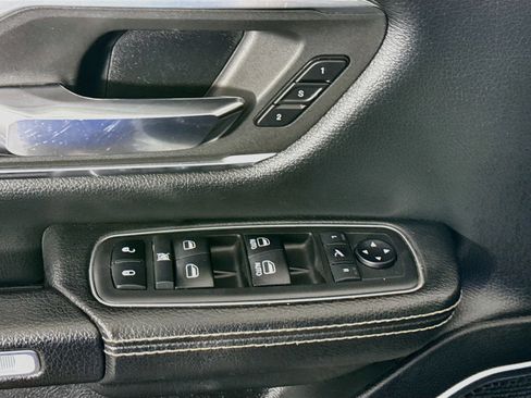 Used 2019 RAM 1500 Laramie AWD/4WD image 24