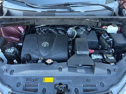 Used 2019 Toyota Highlander Limited Platinum AWD/4WD image 32