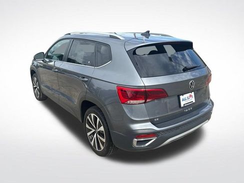 Used 2024 Volkswagen Taos SE FWD image 6
