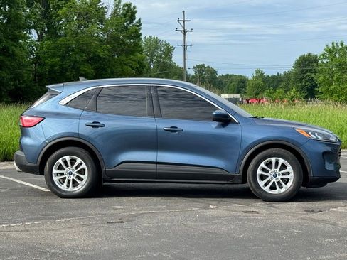 Used 2020 Ford Escape SE FWD image 4
