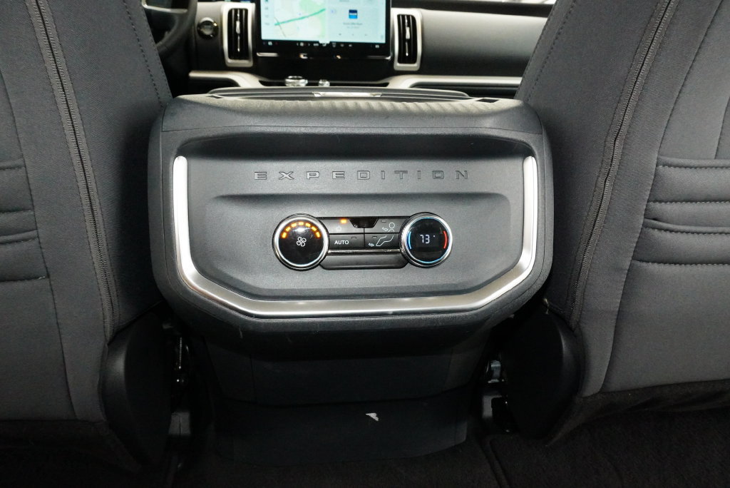 Used 2025 Ford Expedition Max Active AWD/4WD image 29