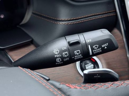 Used 2025 Jeep Grand Cherokee Summit AWD/4WD image 34