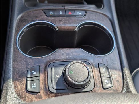 Used 2023 GMC Acadia Denali w/ Denali Technology Package image 28