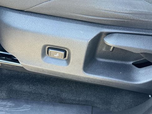 Used 2024 Toyota Tacoma SR5 RWD image 31