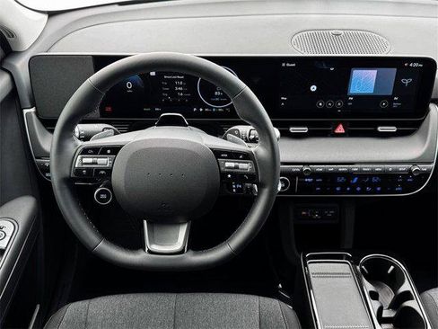 New 2025 Hyundai Ioniq 5 SE image 17
