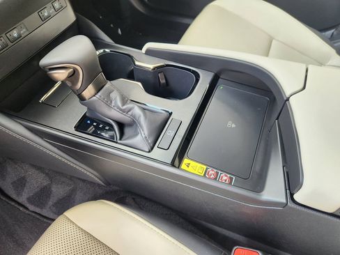 Used 2025 Lexus ES 350 w/ Premium Package image 19