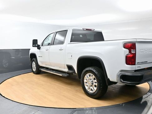 Used 2022 Chevrolet Silverado 2500 LT w/ Convenience Package image 6