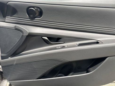 New 2025 Hyundai Elantra SEL image 14