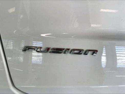 Used 2019 Ford Fusion SE FWD image 7
