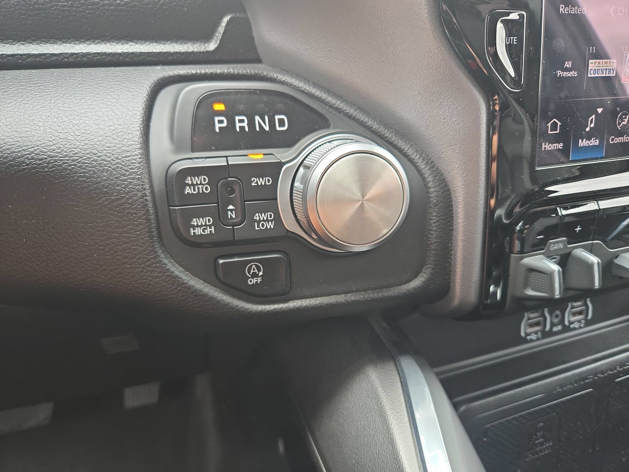 Used 2025 RAM 1500 Laramie w/ Laramie Southwest Edition AWD/4WD image 19