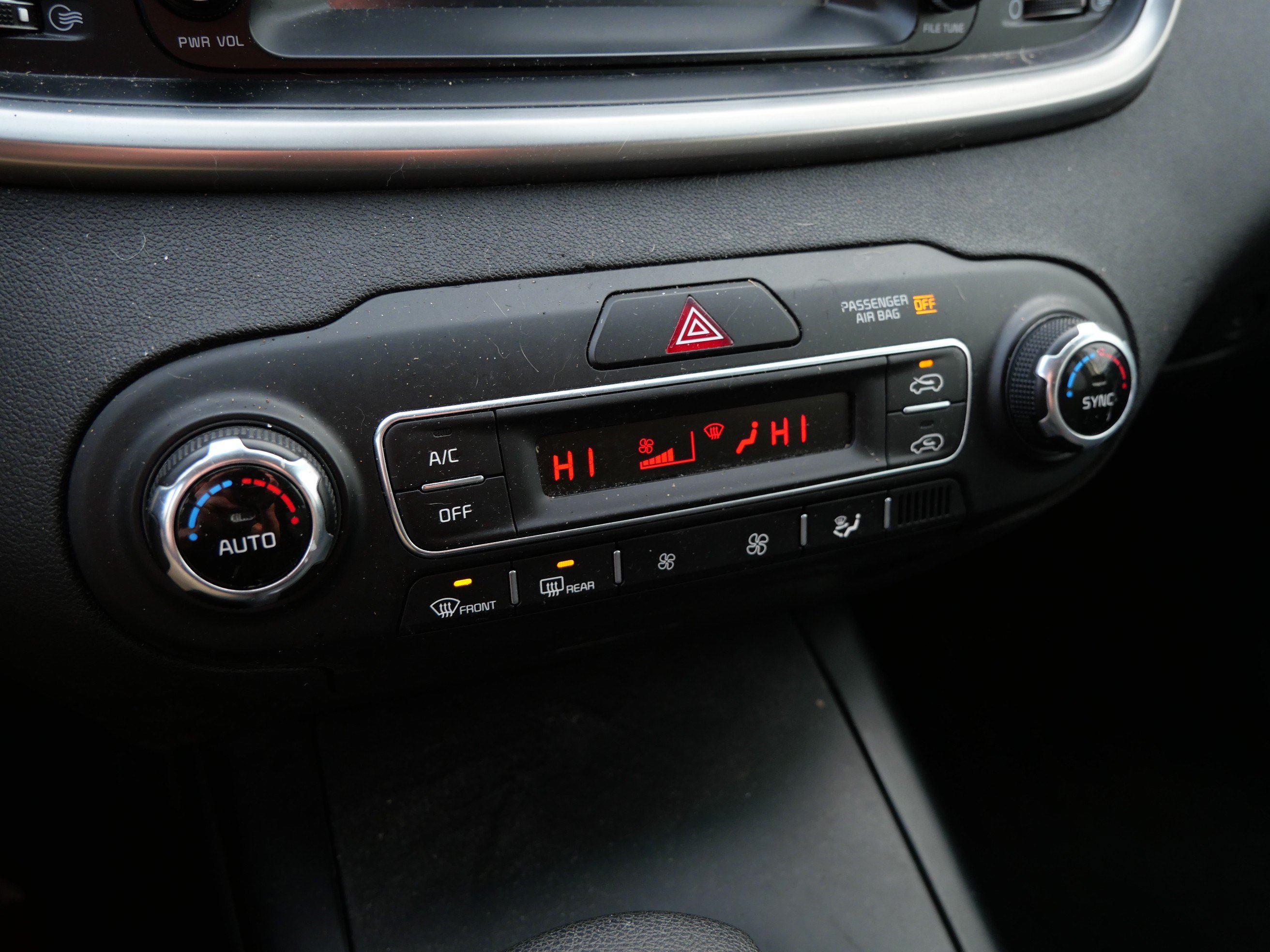 Used 2019 Kia Sorento FWD V6 image 25