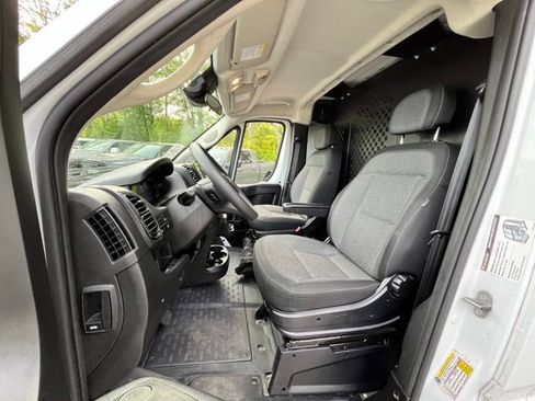 Used 2025 RAM ProMaster 2500 w/ U-Haul Equipment Group FWD image 15