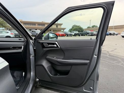 Used 2023 Mitsubishi Outlander SE AWD/4WD image 13