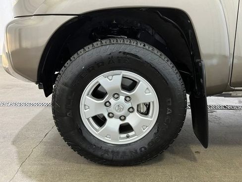 Used 2015 Toyota Tacoma PreRunner w/ TRD Off-Road Package RWD image 23