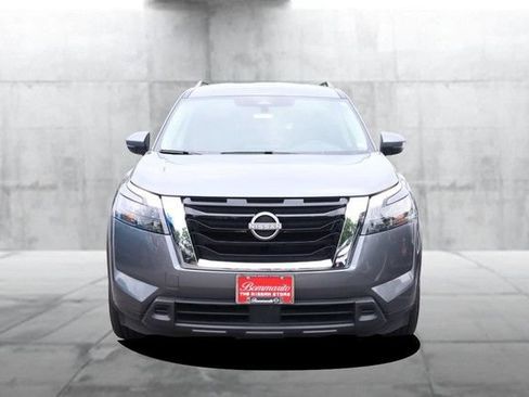 Certified 2025 Nissan Pathfinder SV FWD image 4