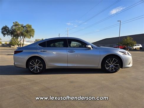 Certified 2023 Lexus ES 300h w/ Premium Package image 8