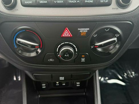 Used 2021 Hyundai Accent SE FWD image 37