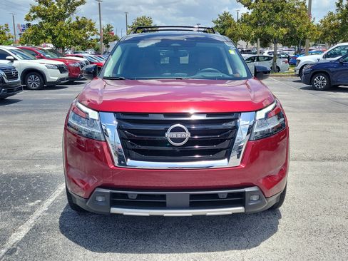 Used 2022 Nissan Pathfinder Platinum w/ Cargo Package FWD image 2